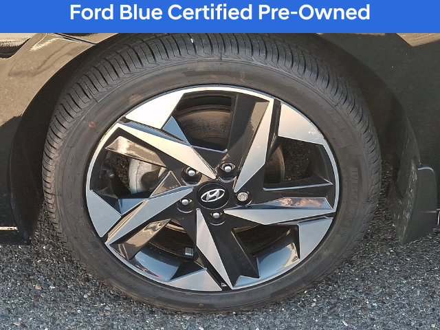 Used 2023 Hyundai Elantra SEL w/ Convenience Package FWD image 9