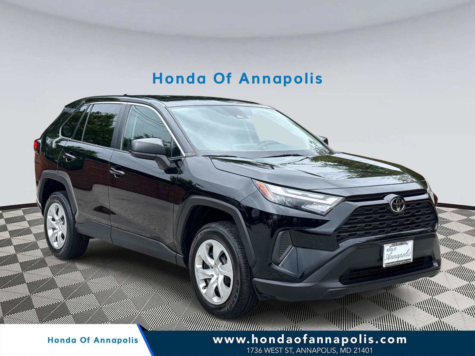 Used 2023 Toyota RAV4 LE FWD image 1