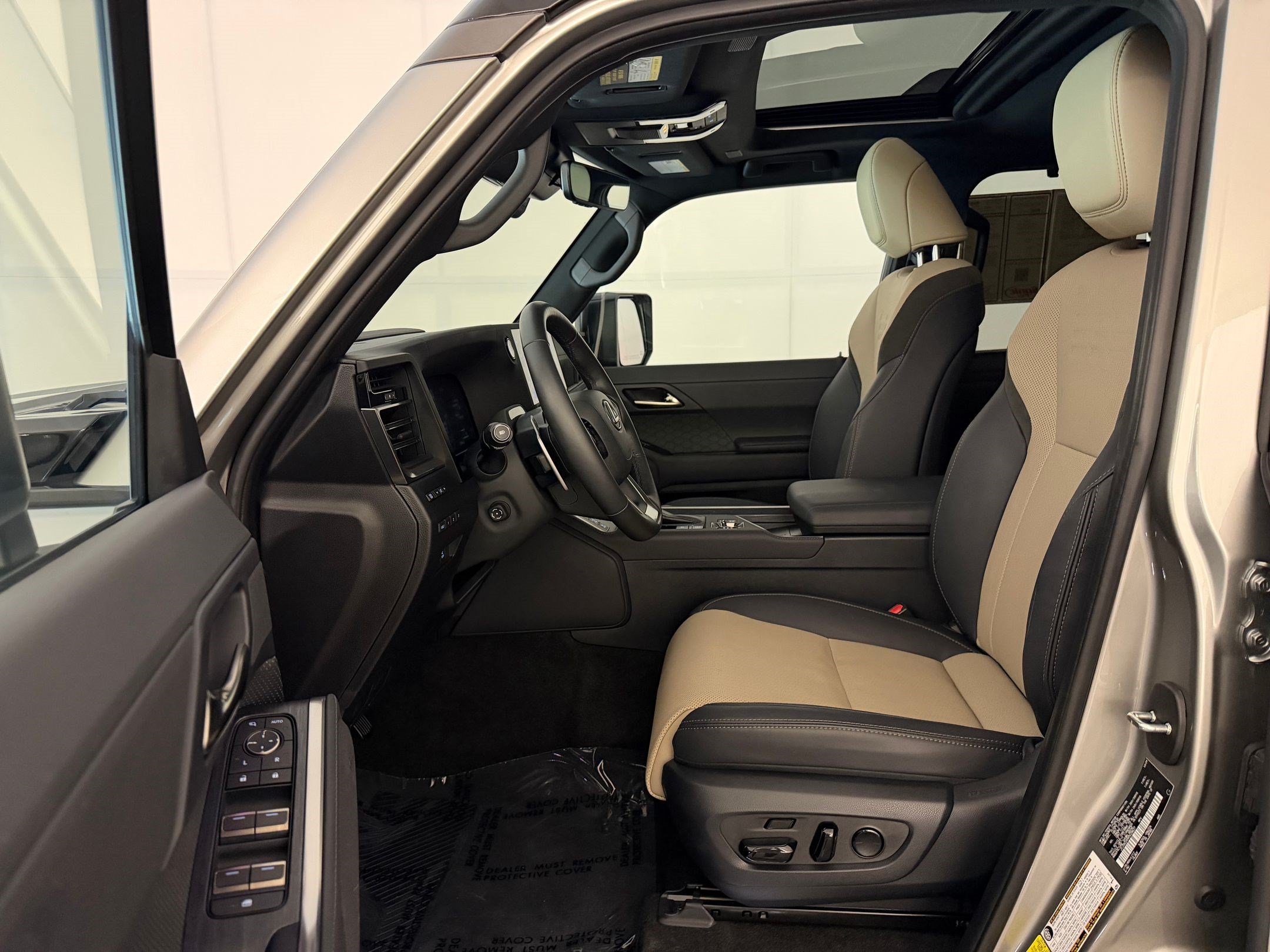 Used 2024 Lexus GX 550 AWD/4WD image 5