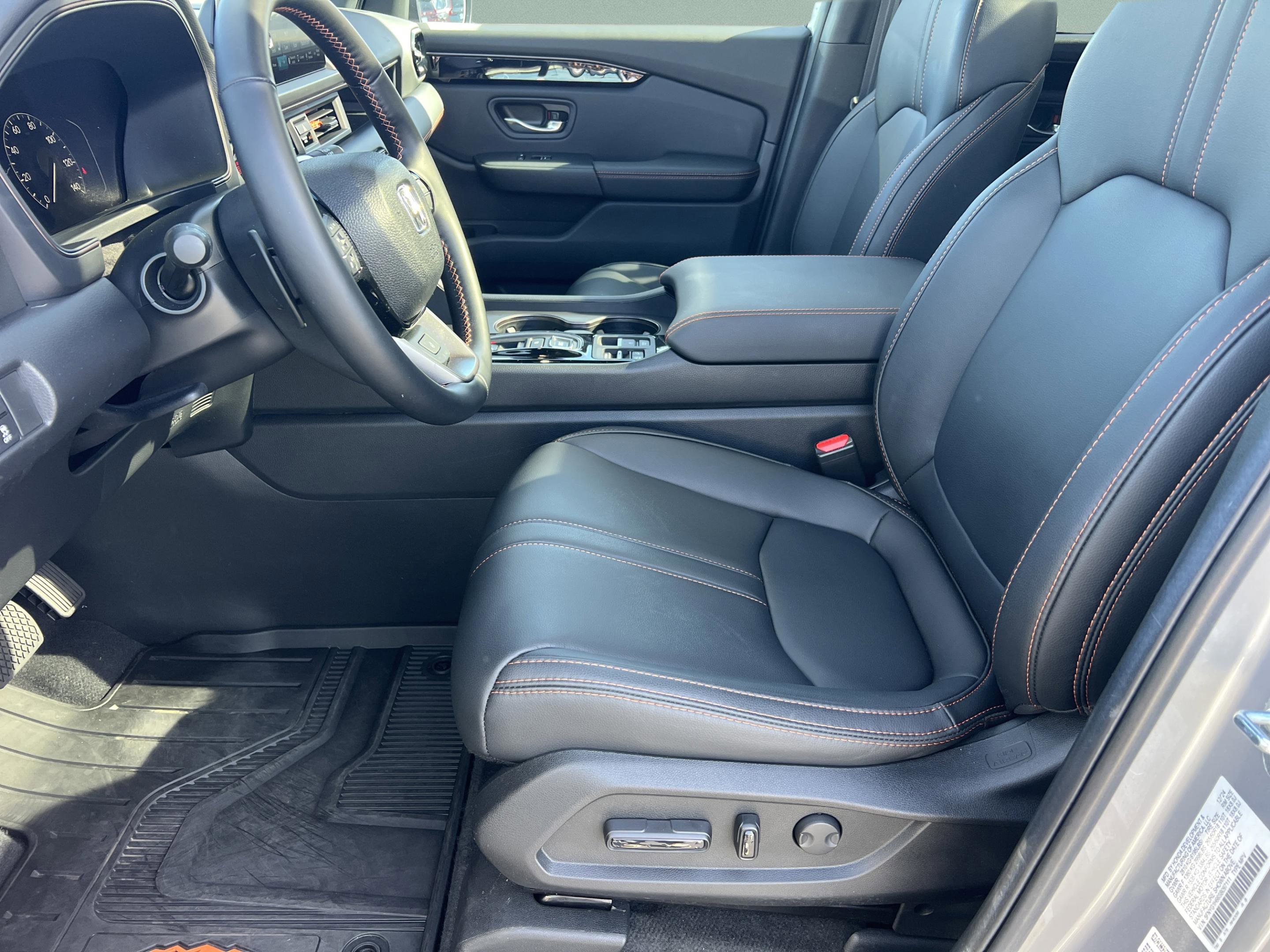 Certified 2025 Honda Pilot TrailSport image 31