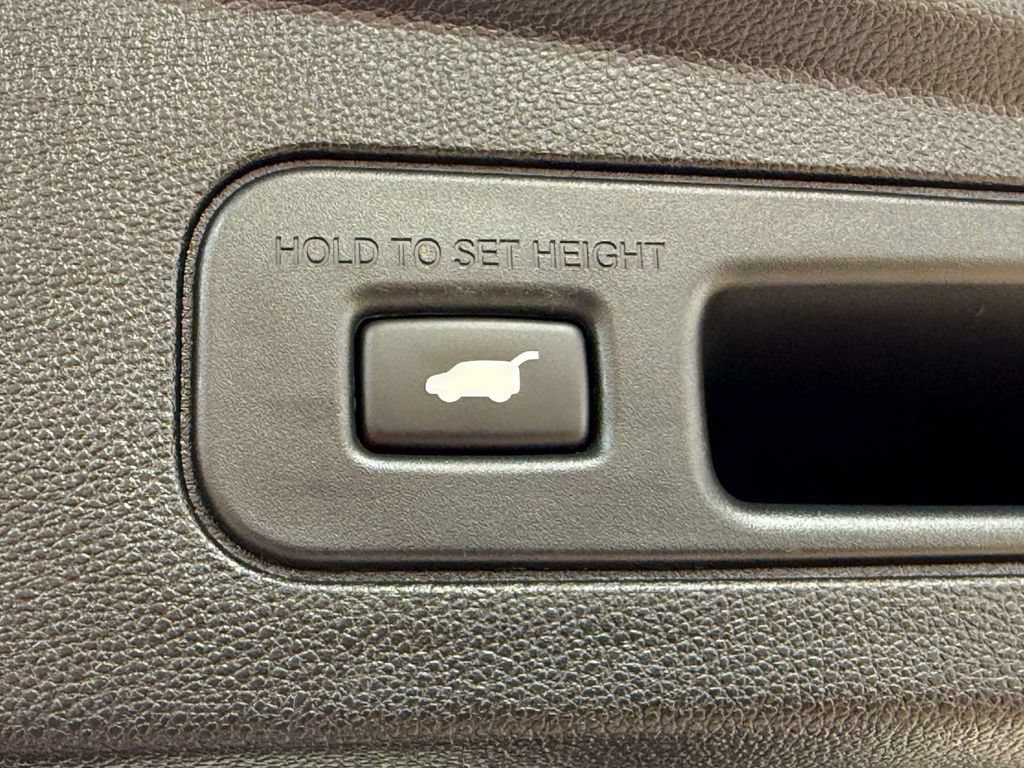 Certified 2023 Acura MDX w/ Advance Package AWD/4WD image 10