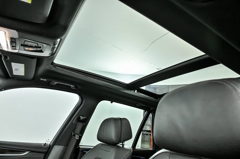 Used 2018 BMW X5 xDrive50i AWD/4WD image 19