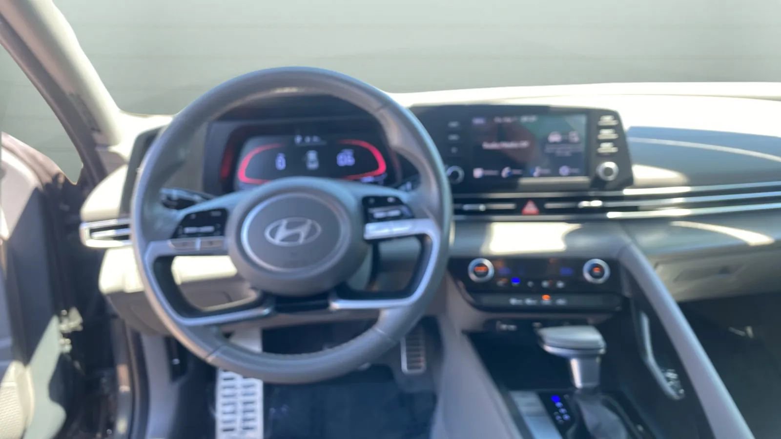 Used 2025 Hyundai Elantra Sport FWD image 12