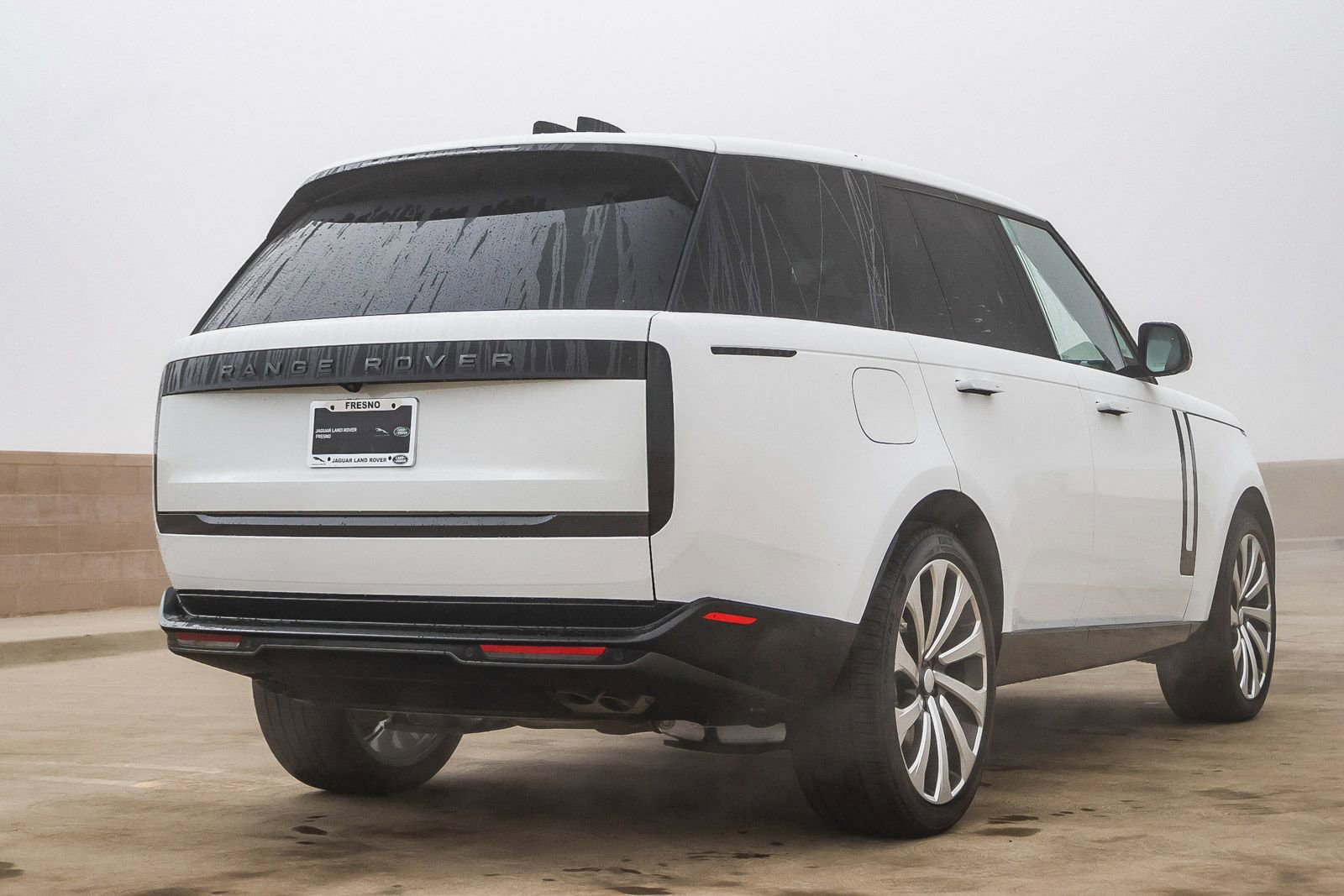 New 2025 Land Rover Range Rover SE image 5