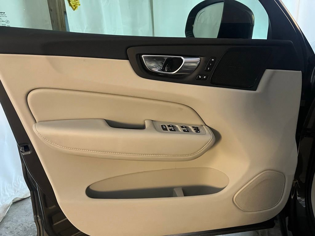 Used 2019 Volvo XC60 T5 Inscription AWD/4WD image 9