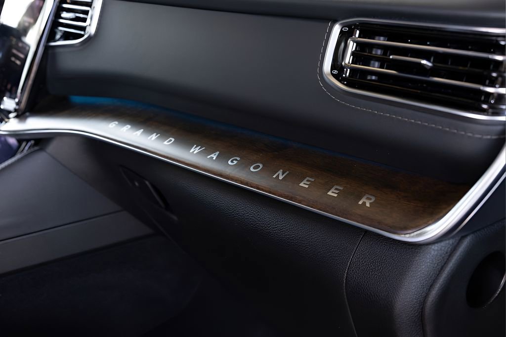 Used 2024 Jeep Grand Wagoneer L 4WD image 93
