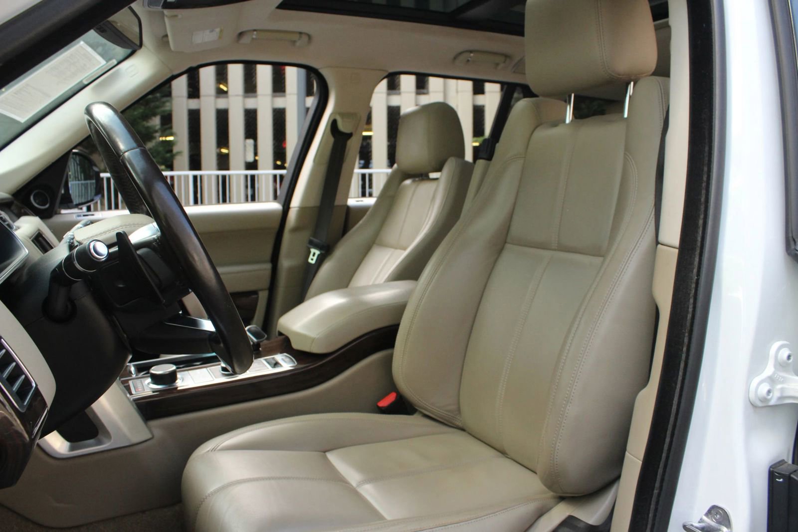Used 2014 Land Rover Range Rover AWD/4WD image 16
