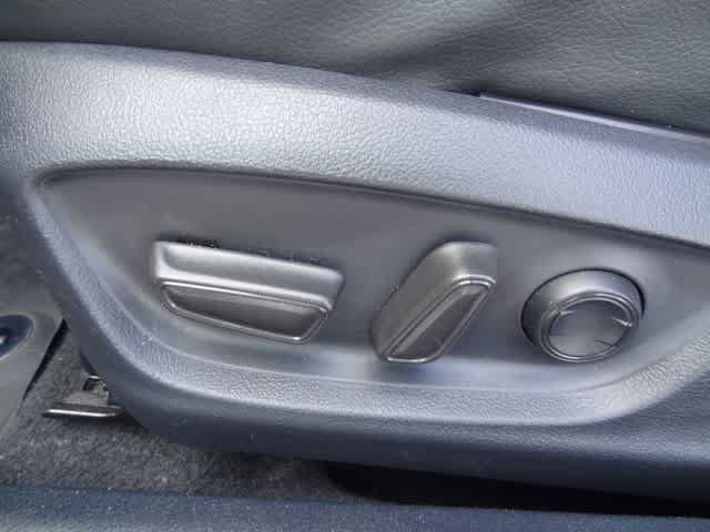 Used 2023 Toyota Camry SE w/ Cold Weather Package FWD image 7