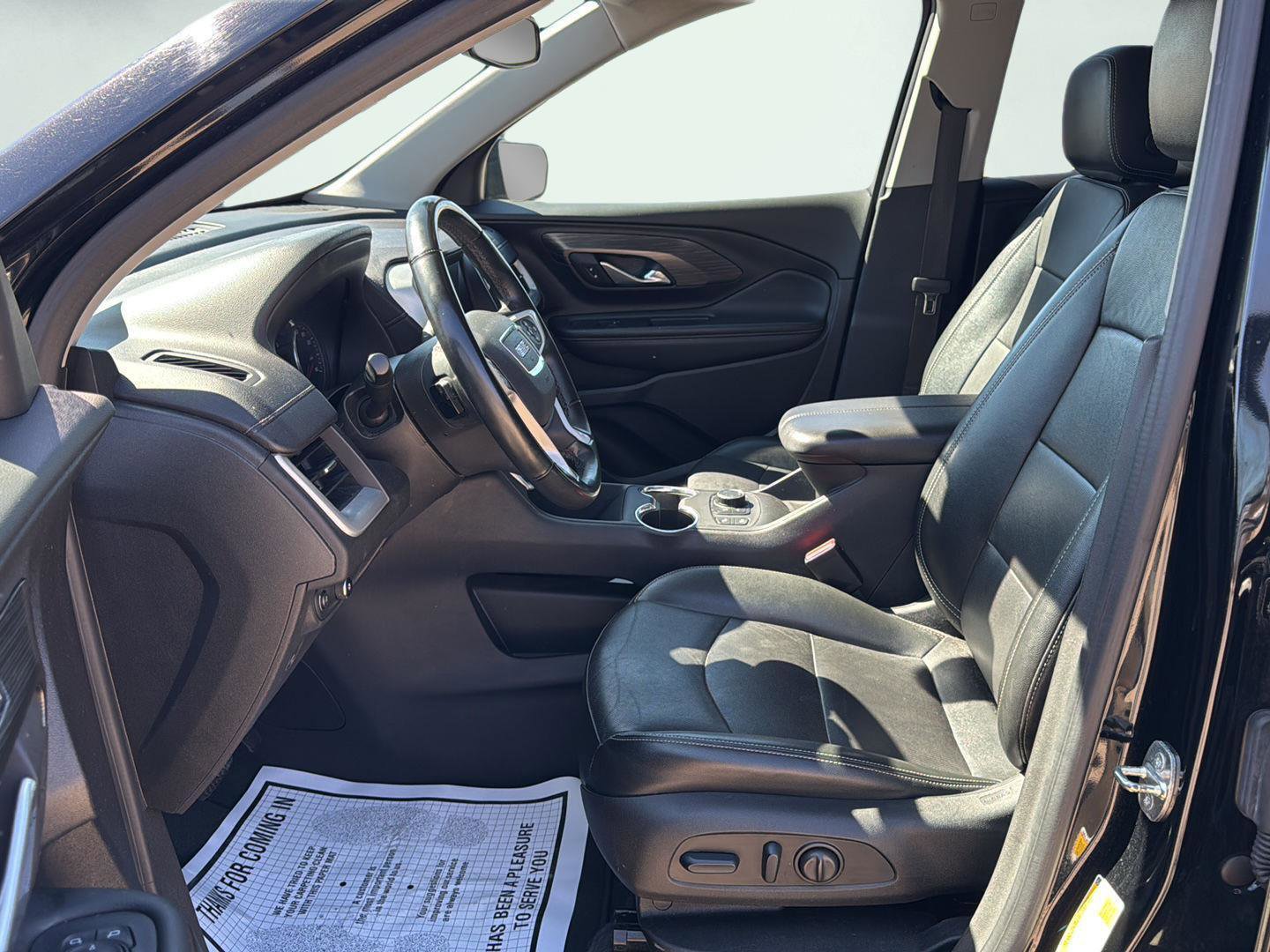 Used 2024 GMC Terrain SLT image 9