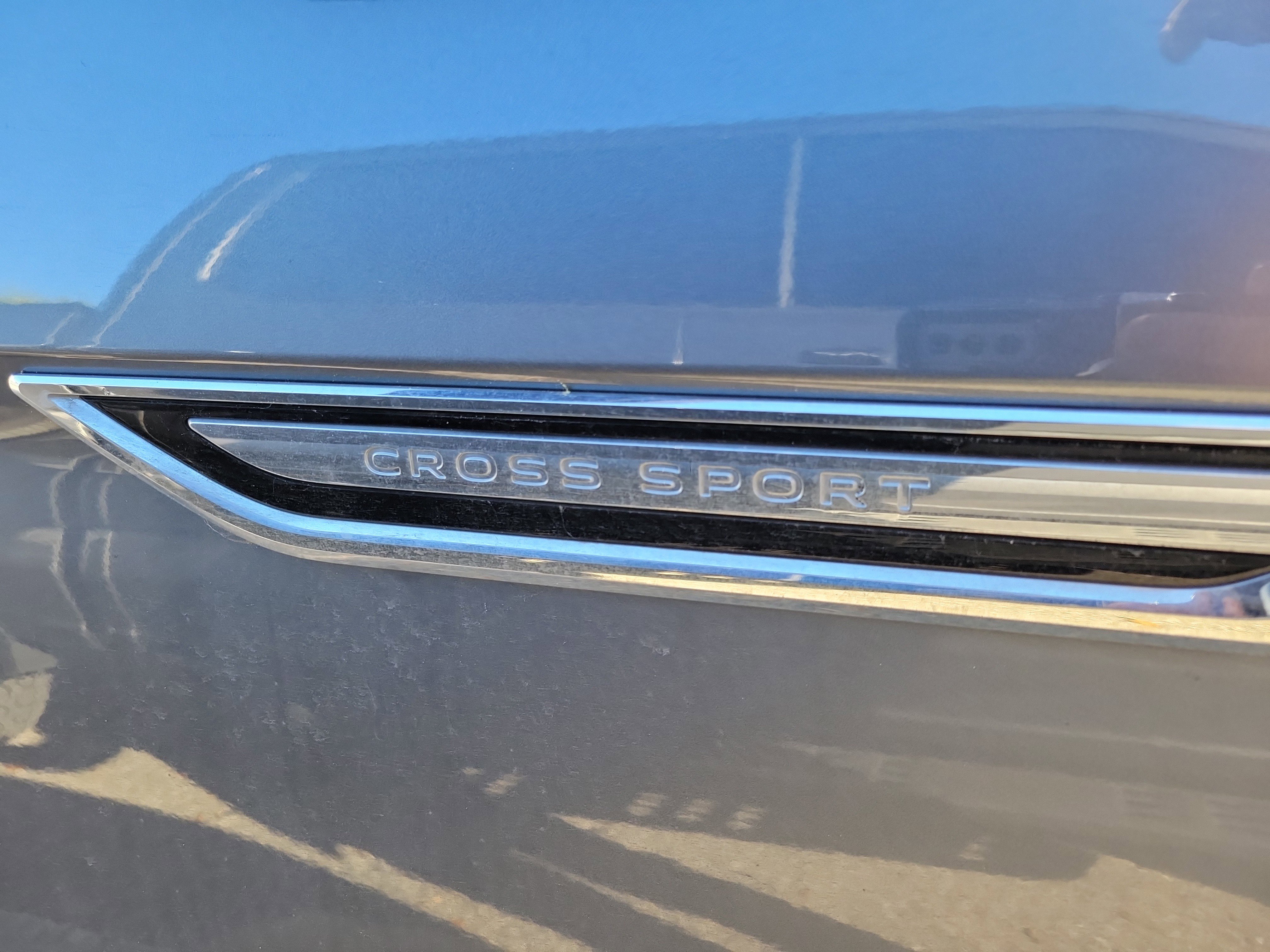 Used 2024 Volkswagen Atlas Cross Sport SEL R-Line image 3