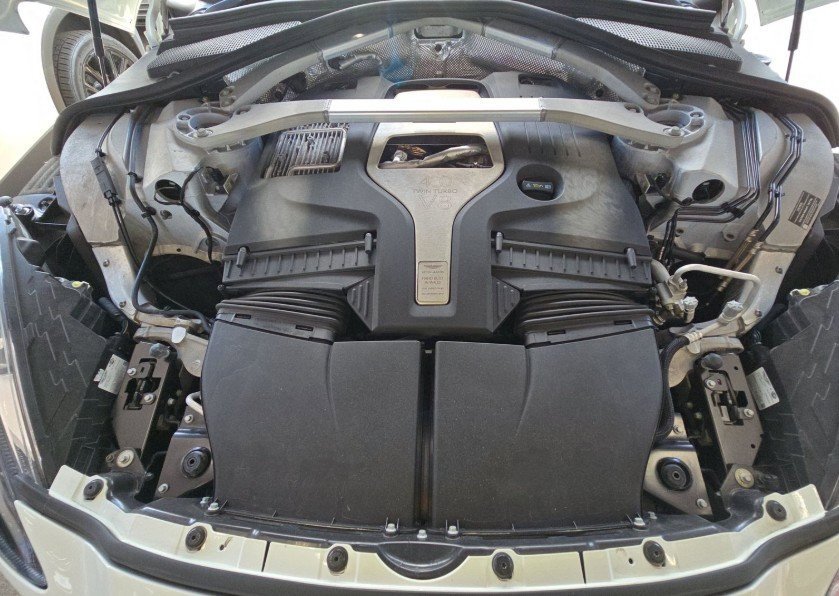 Used 2021 Aston Martin DBX image 5