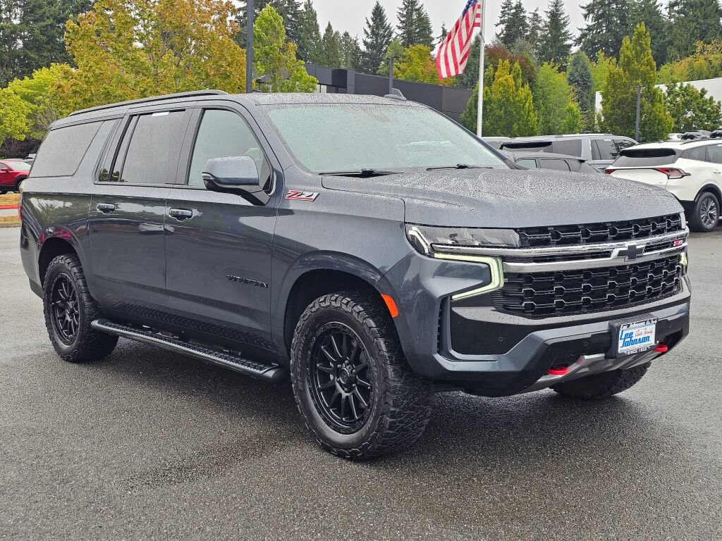 Used 2021 Chevrolet Suburban Z71 w/ Z71 Signature Package AWD/4WD image 3