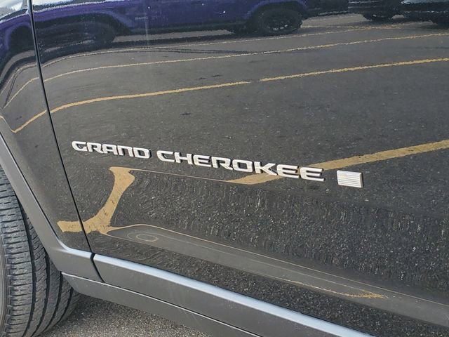 Used 2023 Jeep Grand Cherokee L Limited AWD/4WD image 29