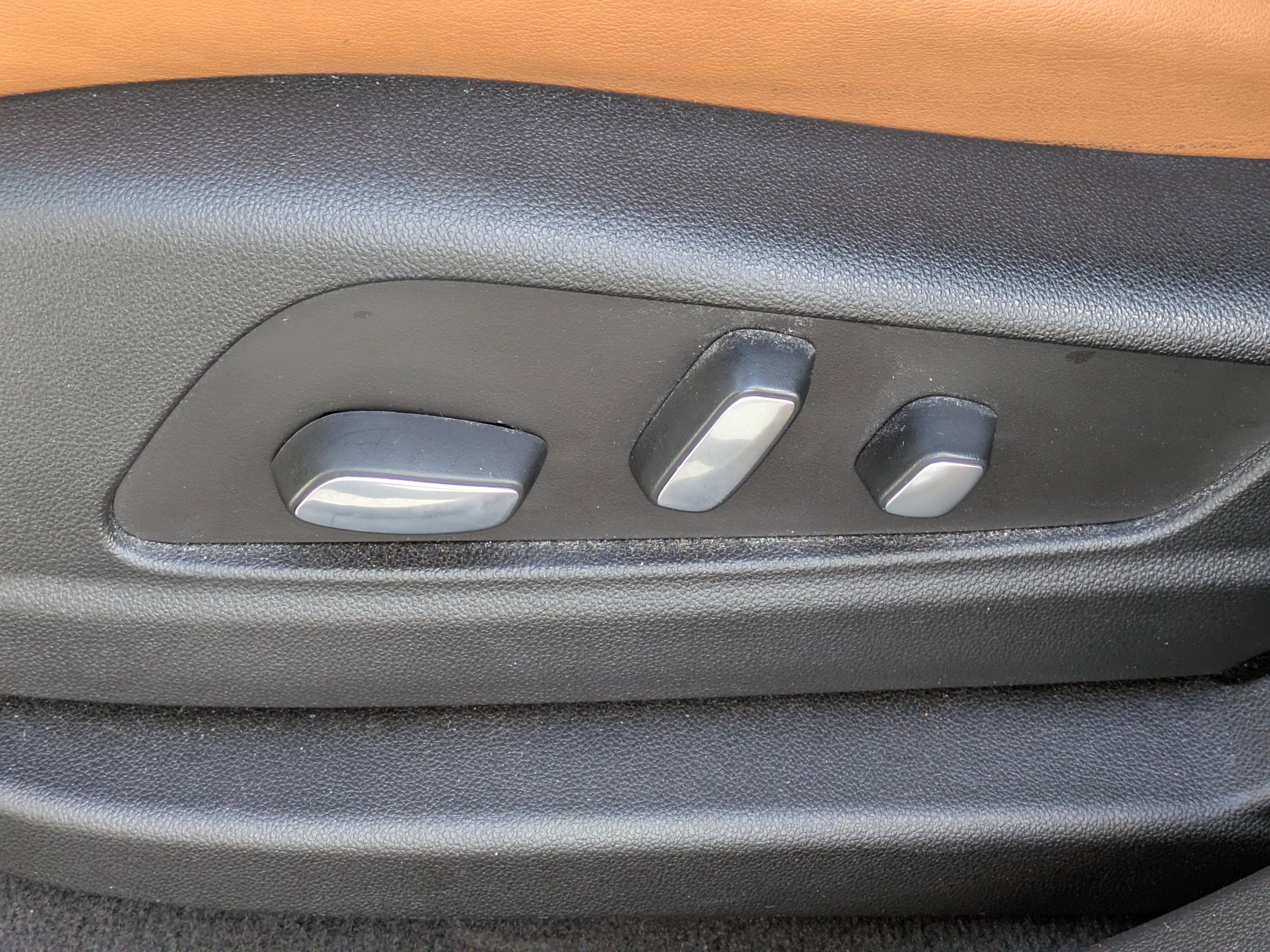 Certified 2023 Cadillac XT5 Premium Luxury w/ LPO, Floor Liner Package image 19