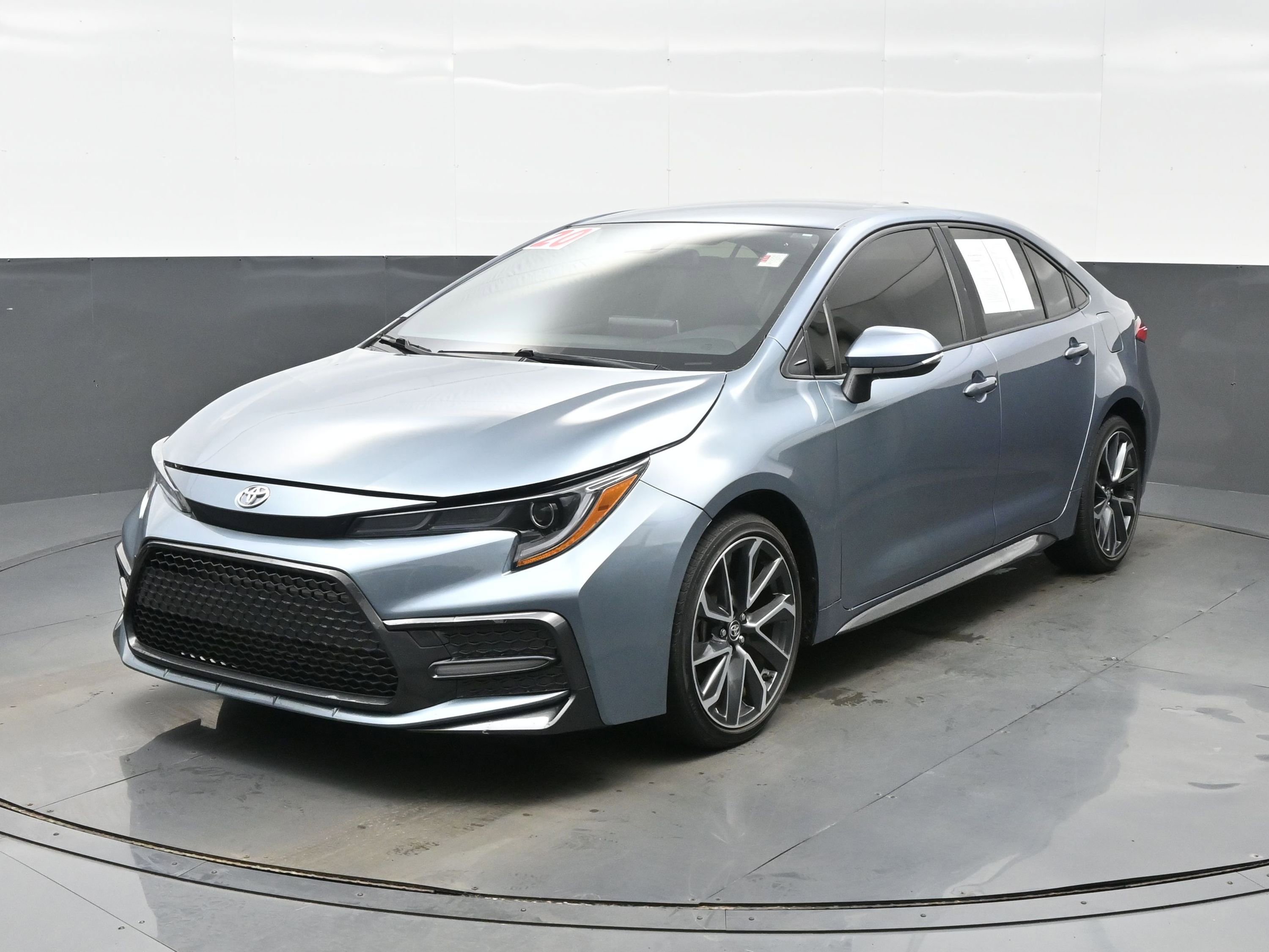 Used 2020 Toyota Corolla SE image 2