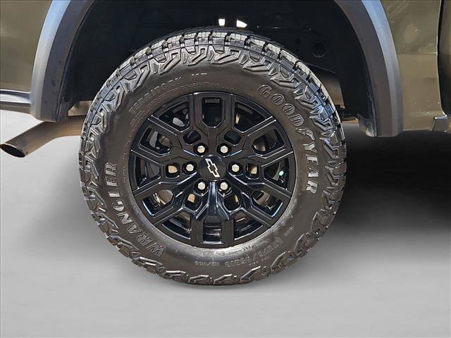Used 2025 Chevrolet Colorado Trail Boss AWD/4WD image 19
