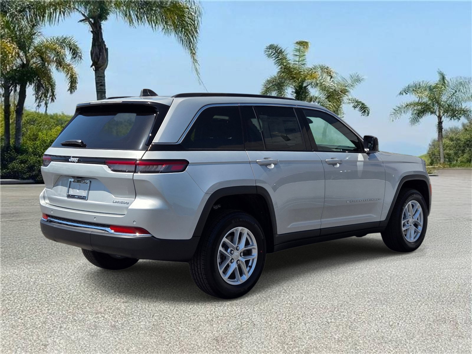 New 2026 Jeep Grand Cherokee Laredo X RWD image 4