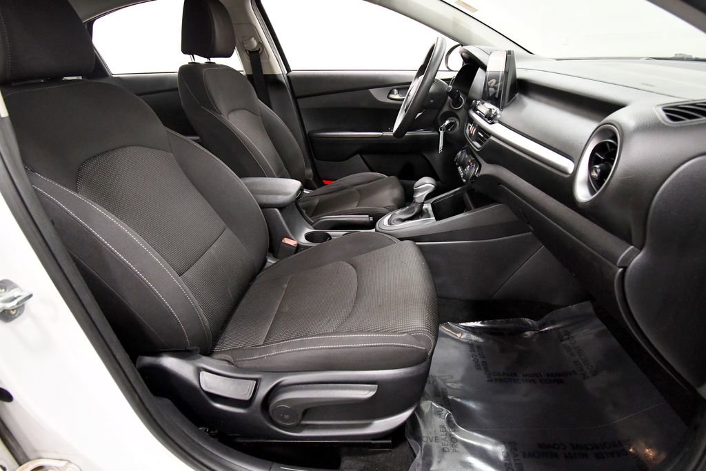Certified 2019 Kia Forte LXS image 17