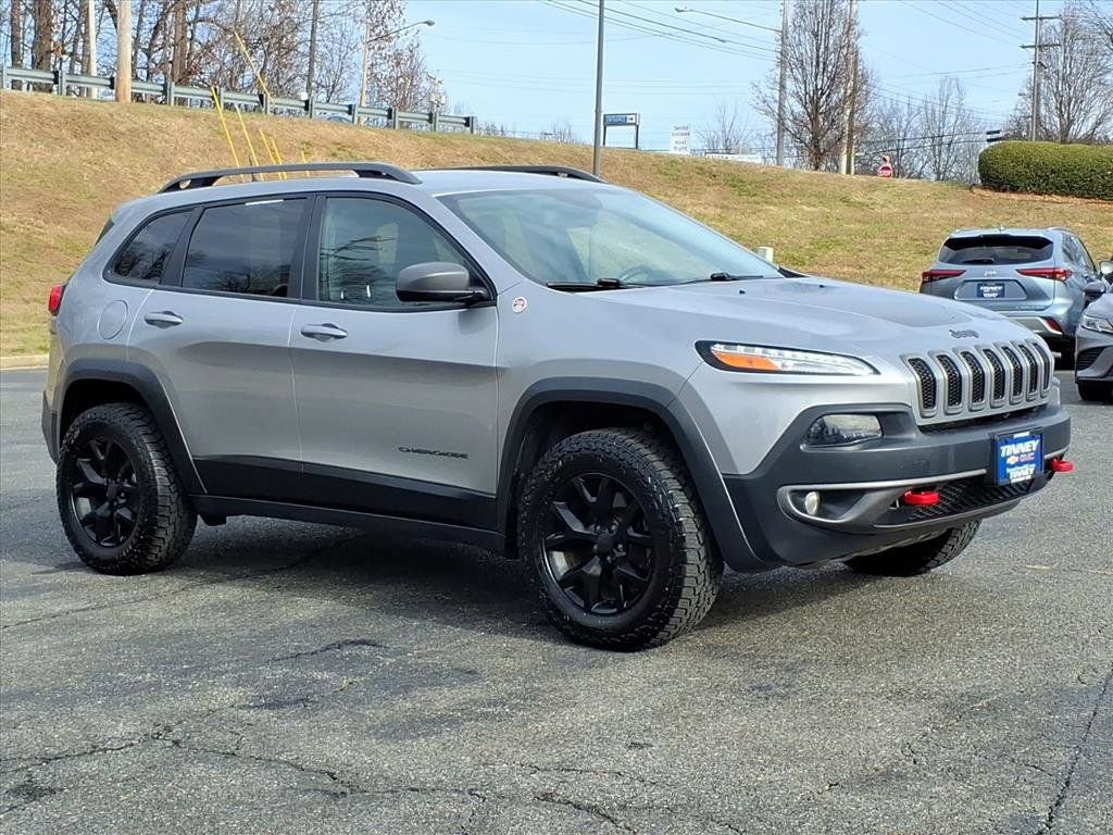 Used 2017 Jeep Cherokee Trailhawk w/ Cold Weather Group image 2