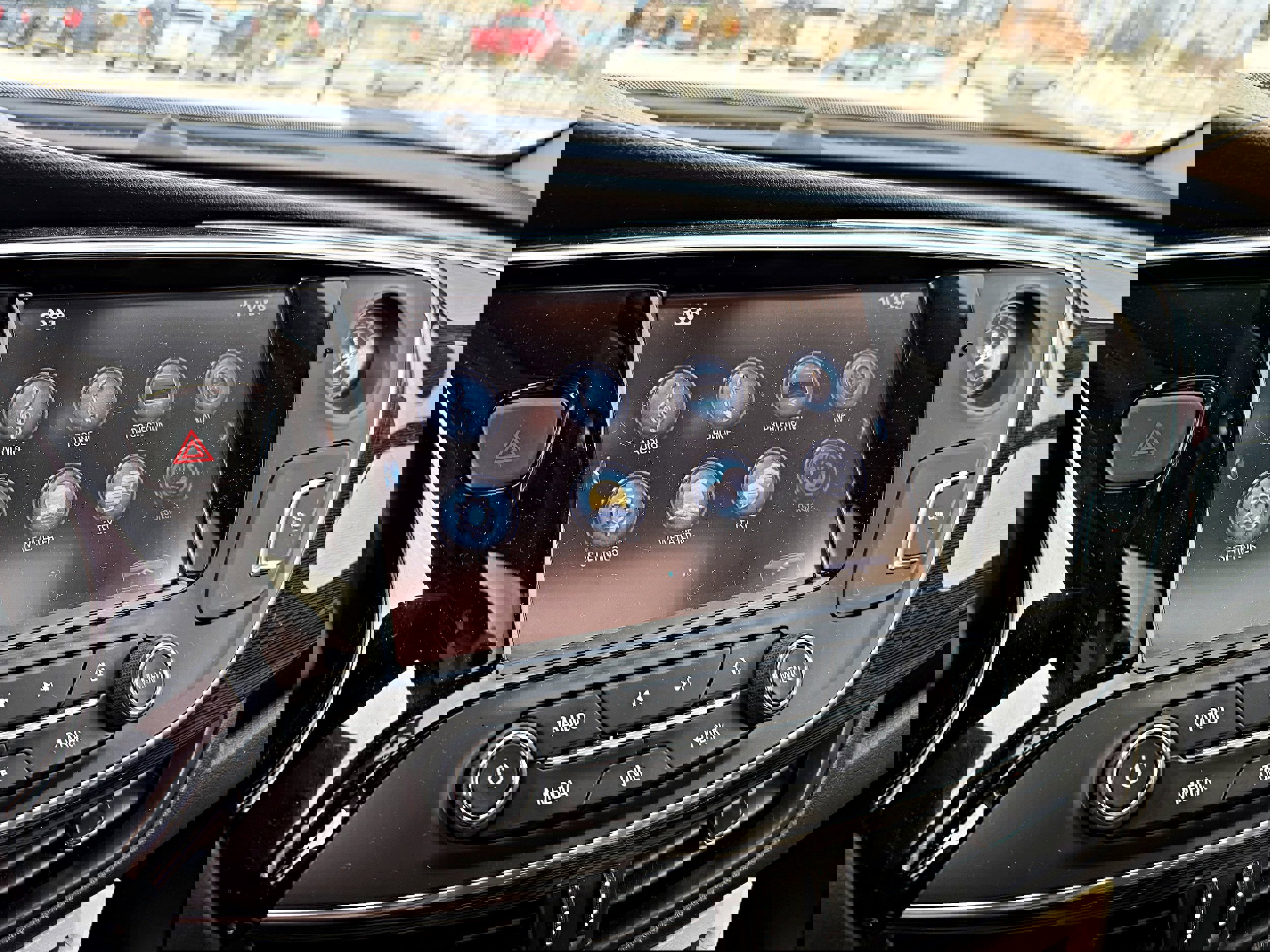 Used 2018 Buick Envision Essence image 16