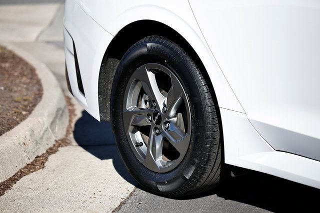 Used 2024 Kia K5 LXS image 12