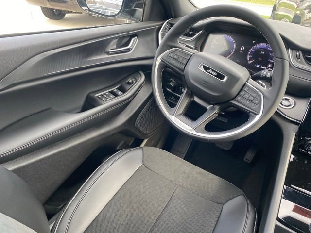 New 2025 Jeep Grand Cherokee L Altitude image 34