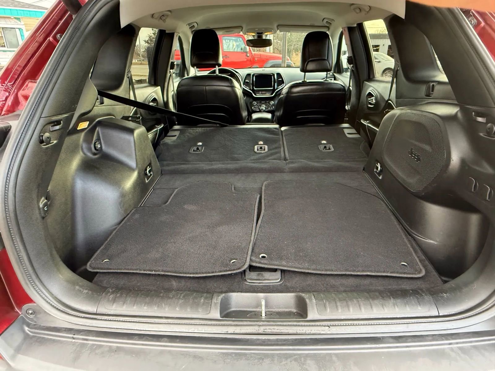 Used 2019 Jeep Cherokee Limited AWD/4WD image 20