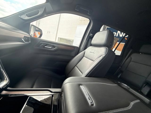 Used 2025 GMC Yukon Denali AWD/4WD image 28
