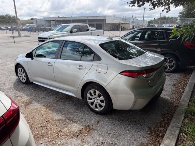 Used 2023 Toyota Corolla LE FWD image 9