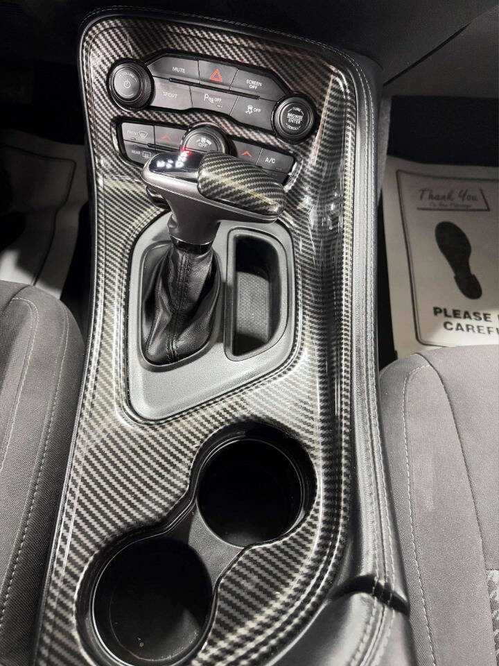 Used 2022 Dodge Challenger GT image 31