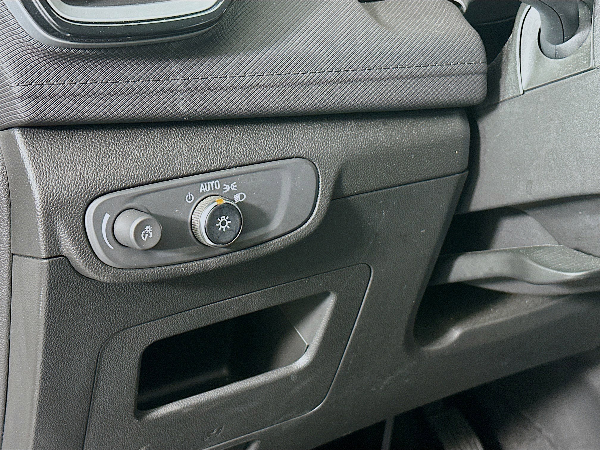 Used 2024 Chevrolet TrailBlazer LS w/ LS Convenience Package image 16