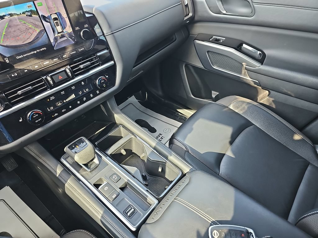 Used 2023 Nissan Pathfinder SL w/ Black Appearance Package FWD image 25