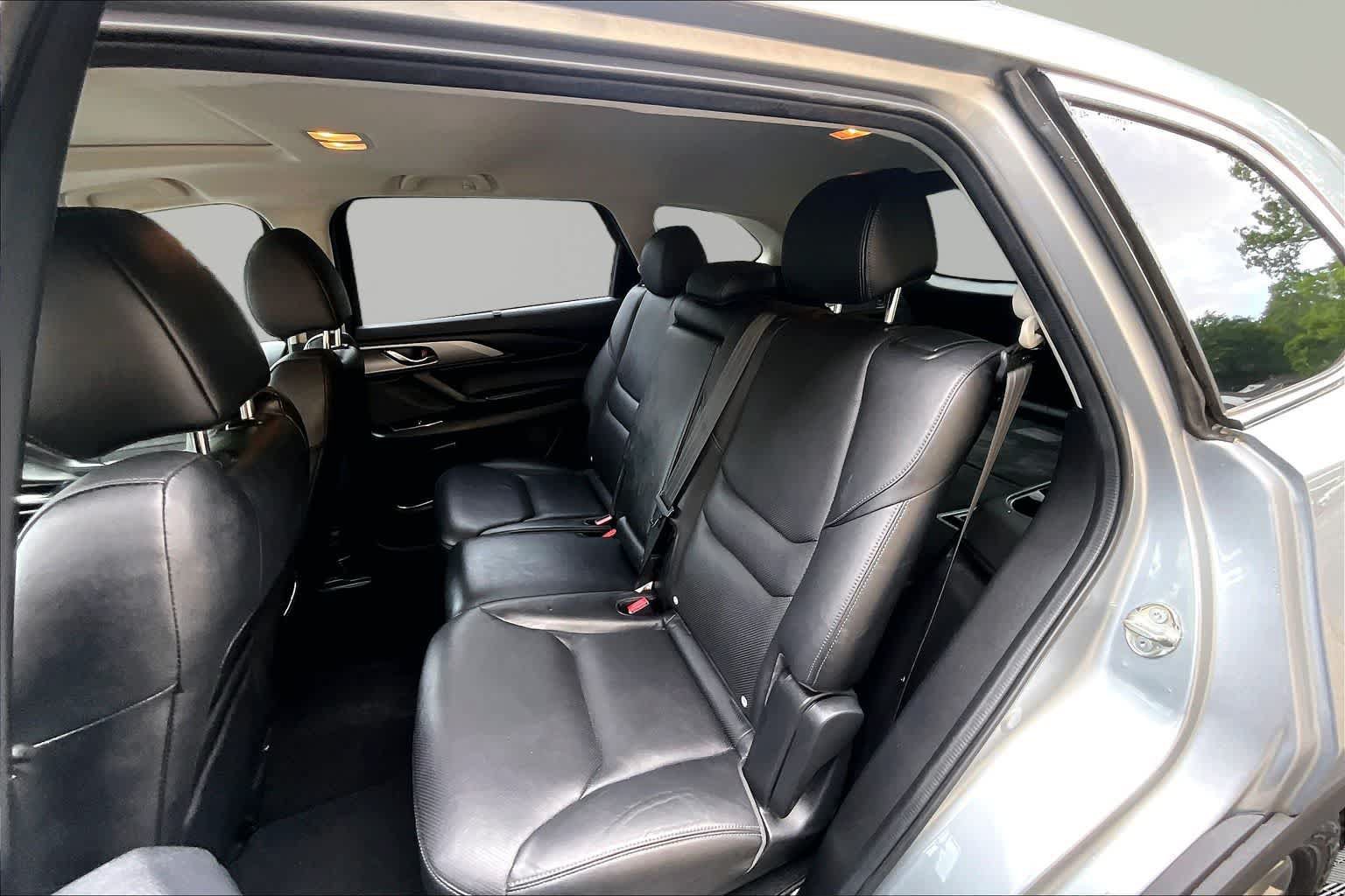 Used 2018 MAZDA CX-9 Touring w/ Touring Premium Package FWD image 21