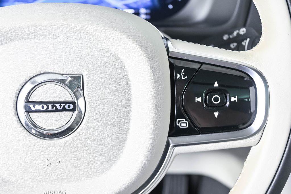 Certified 2025 Volvo XC90 T8 Plus w/ Protection Package Premier AWD/4WD image 12