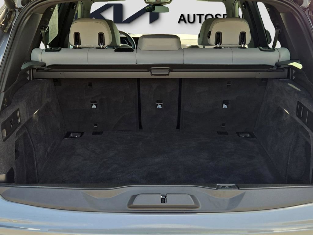 Used 2024 BMW X5 sDrive40i w/ Executive Package image 11