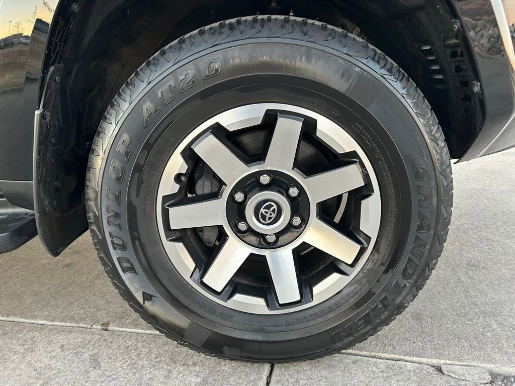 Used 2024 Toyota 4Runner TRD Off-Road Premium AWD/4WD image 33