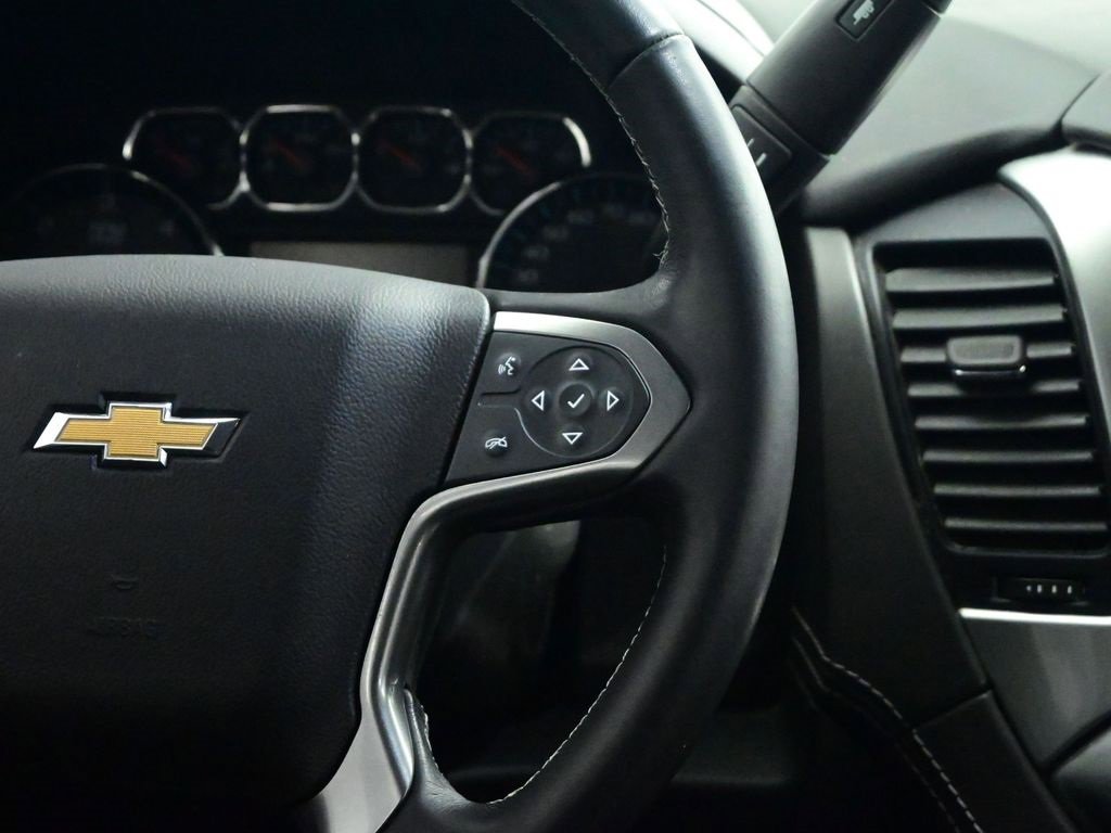 Used 2020 Chevrolet Suburban LT image 9