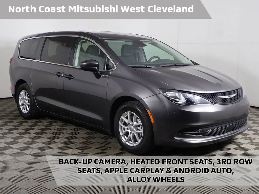 Used 2023 Chrysler Voyager LX image 1