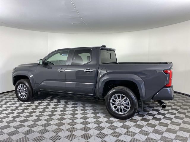 Used 2025 Toyota Tacoma Limited AWD/4WD image 5