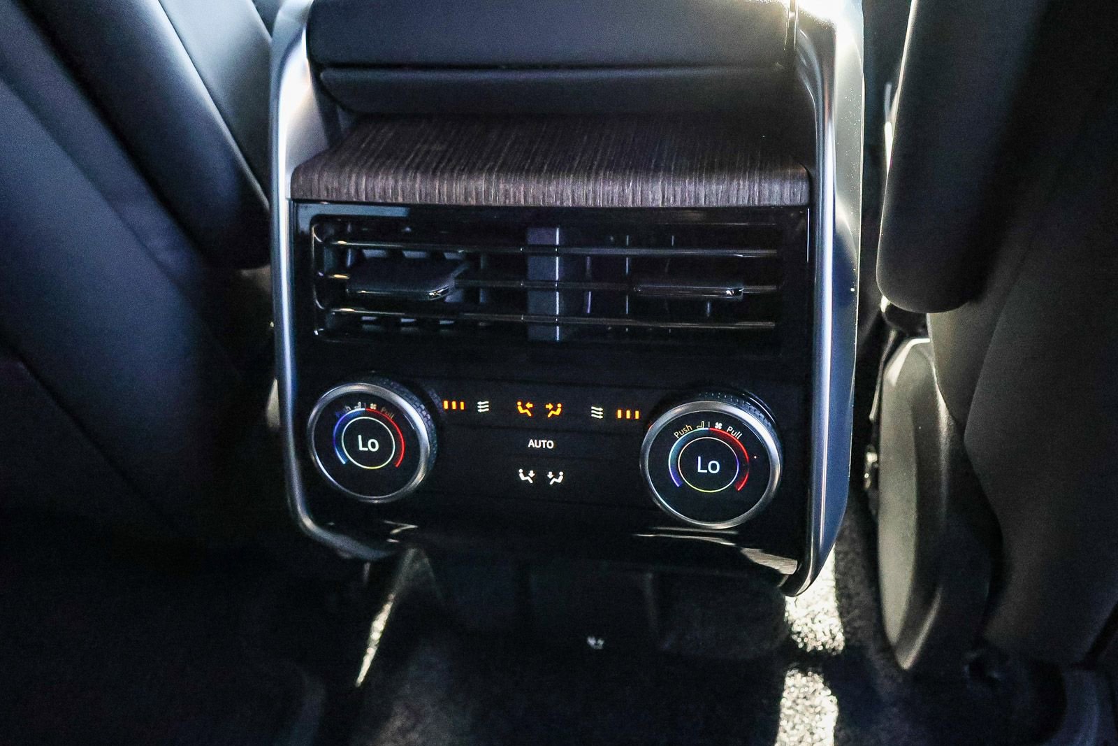 New 2025 Land Rover Range Rover SE image 22