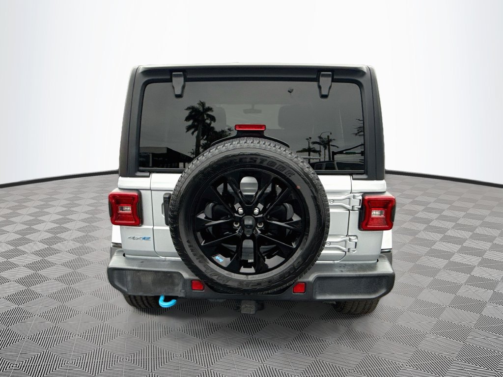 Used 2023 Jeep Wrangler Unlimited Sahara w/ Cold Weather Group AWD/4WD image 7