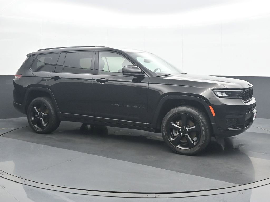 Used 2022 Jeep Grand Cherokee L Laredo image 8