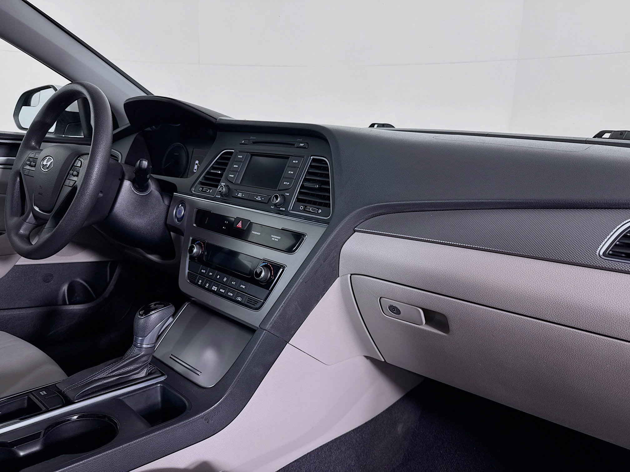 Used 2016 Hyundai Sonata SE image 29