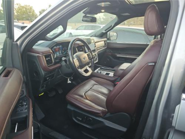 Used 2023 Ford Expedition Limited RWD image 4