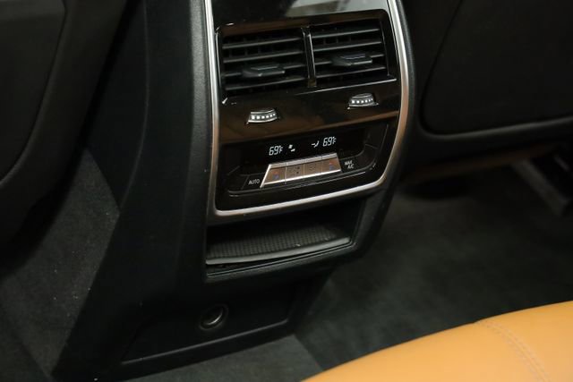 Used 2022 BMW X5 xDrive40i w/ M Sport Package AWD/4WD image 35