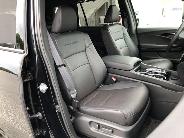 Certified 2025 Honda Passport Black Edition image 17