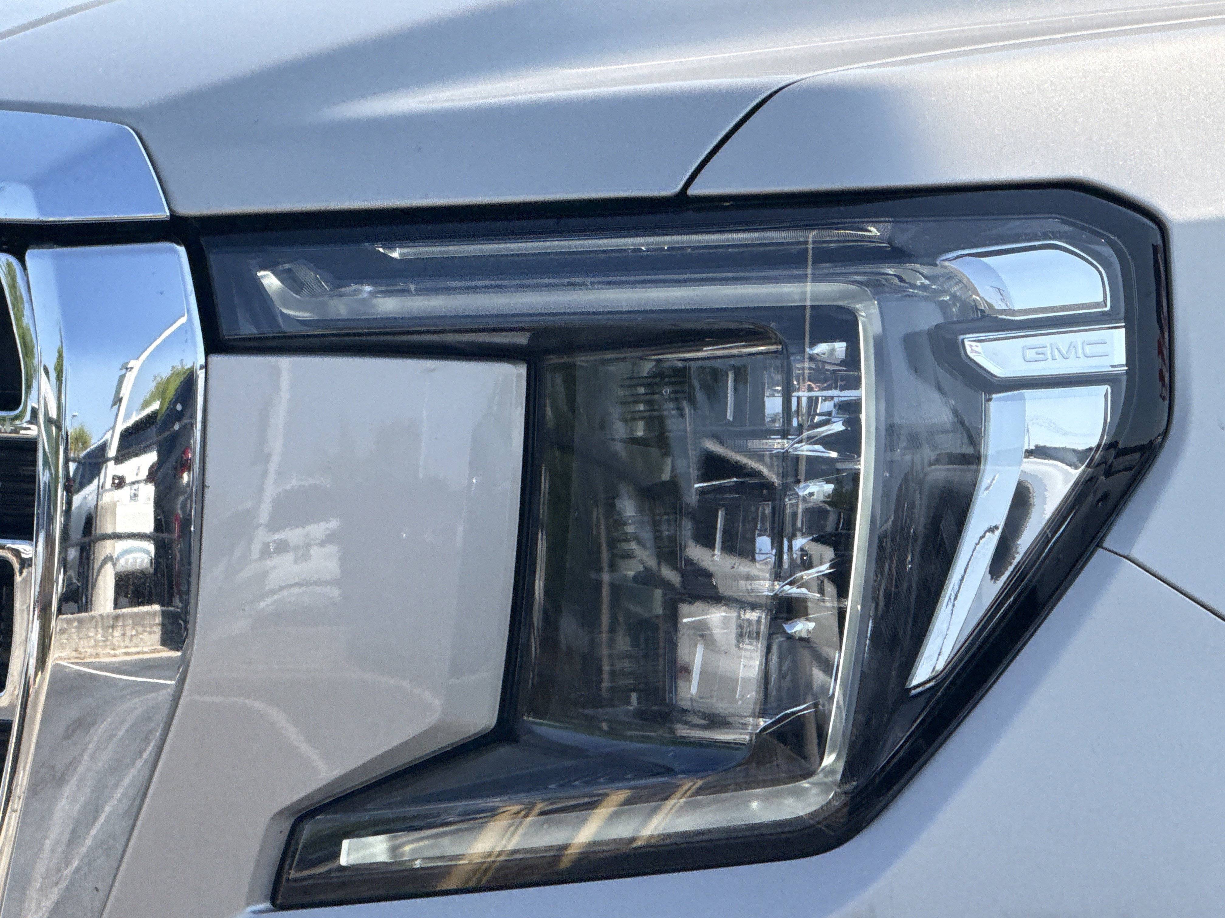 Used 2021 GMC Yukon XL SLT w/ SLT Luxury Plus Package AWD/4WD image 6