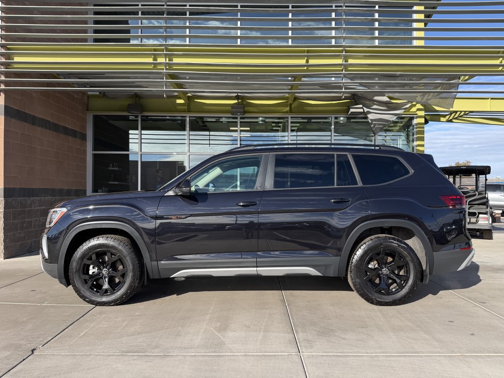 Used 2024 Volkswagen Atlas Peak Edition SE AWD/4WD image 7