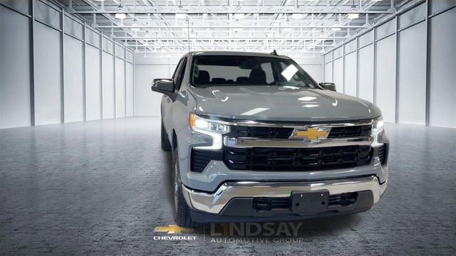 Used 2024 Chevrolet Silverado 1500 LT AWD/4WD image 4