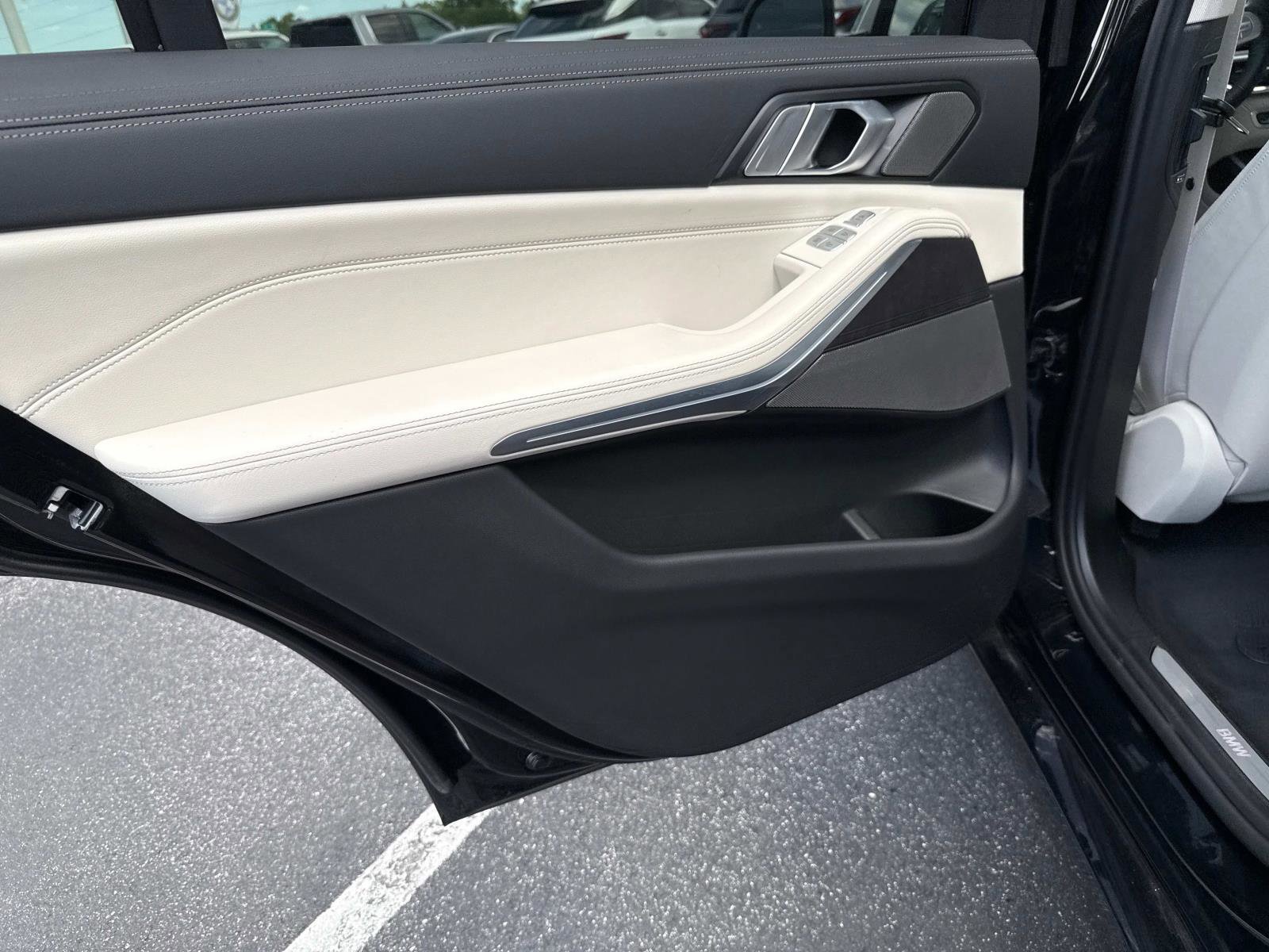 Certified 2025 BMW X7 xDrive40i w/ Premium Package image 12